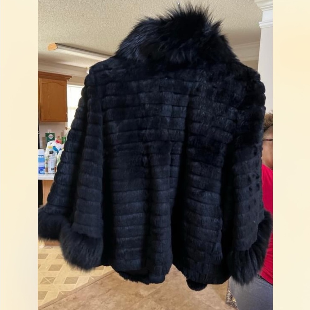 Luxurious Black Mink Jacket - Short, Chic & Warm